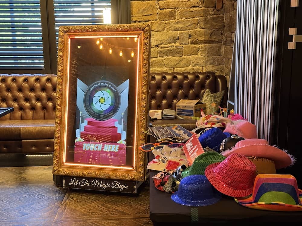 Magic Mirror props table